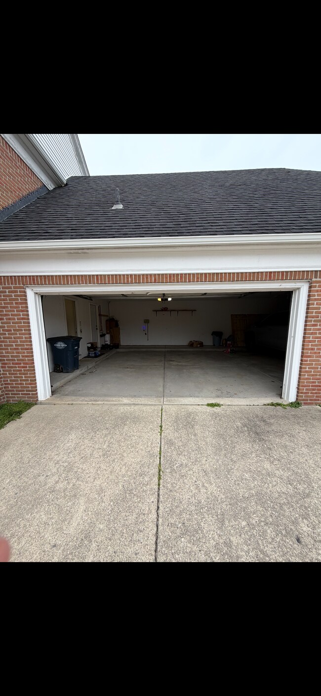 Building Photo - 889 Neff Rd