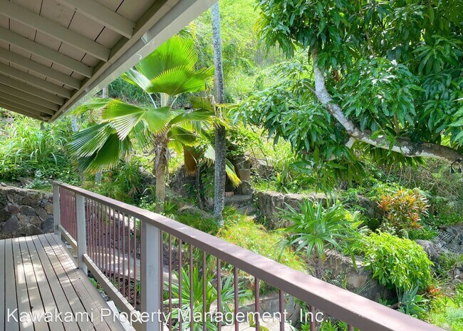 Building Photo - 1 br, 1 bath House - 521 Lawelawe St.