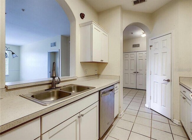 Building Photo - 6434 Cava Alta Dr