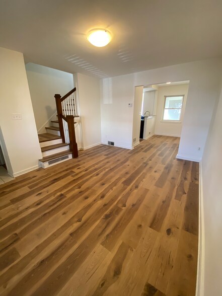 Building Photo - 3353 Alden Pl NE