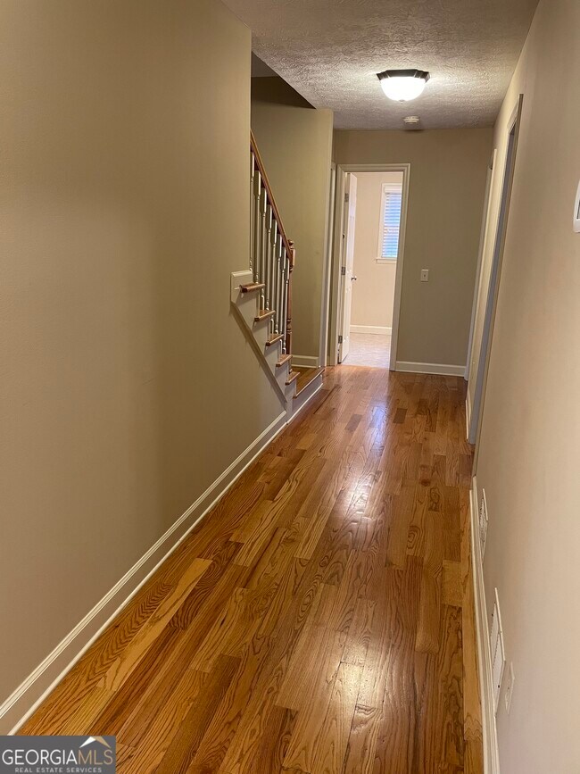 Building Photo - 5745 Hendrix Rd