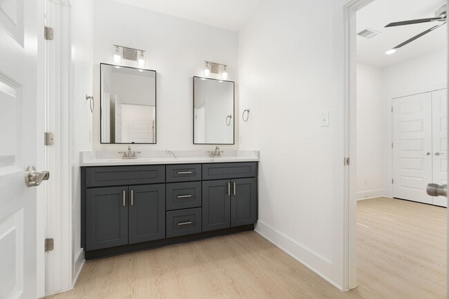 Building Photo - The Chateau at Been Road Villas 3 Bed, 2.5 Bath