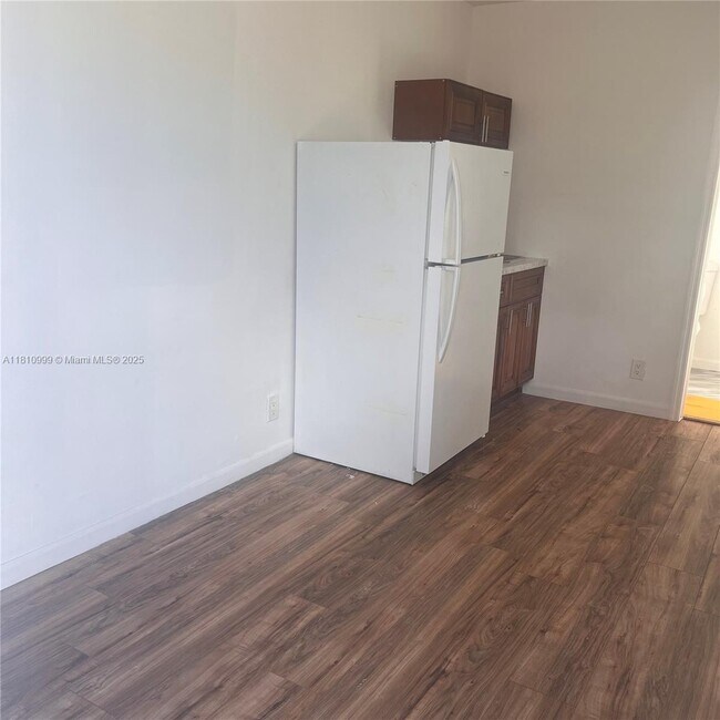 Building Photo - 30320 SW 149th Ave