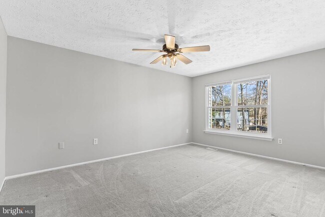 Building Photo - 4817 Kingfisher Ct