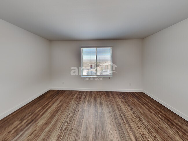 Building Photo - 4137 S 105th Dr