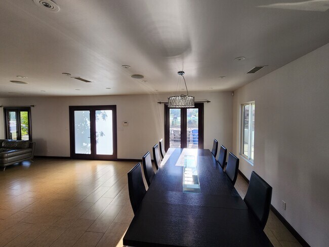Dinning room - 4440 Katherine Ave