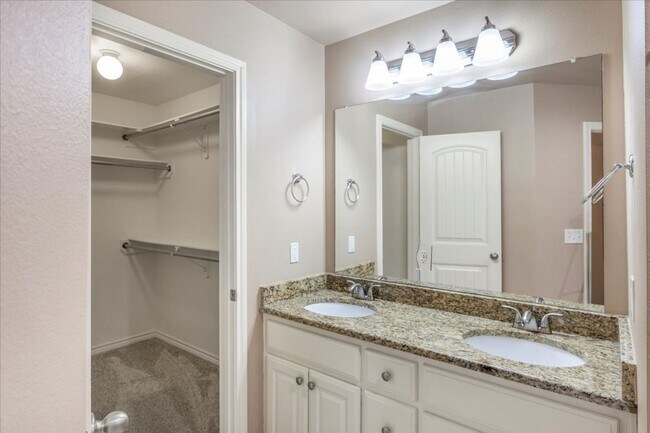 Building Photo - Stonebridge Villas #4037