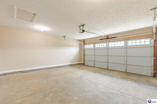 Building Photo - 305 Breckinridge Cir