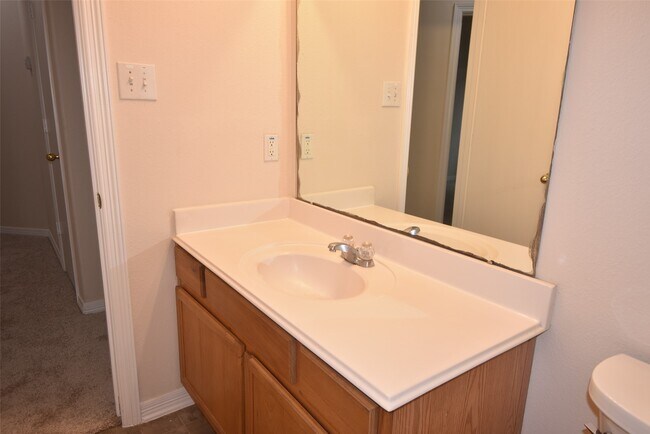 Building Photo - 21399 Forest Colony Dr