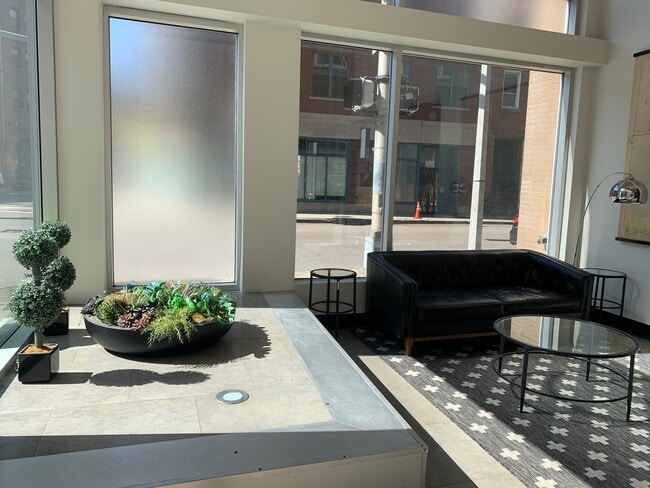 Building Photo - 160 E Berkeley St