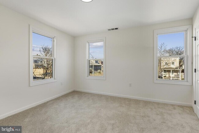 Building Photo - 507 Washburn Ave