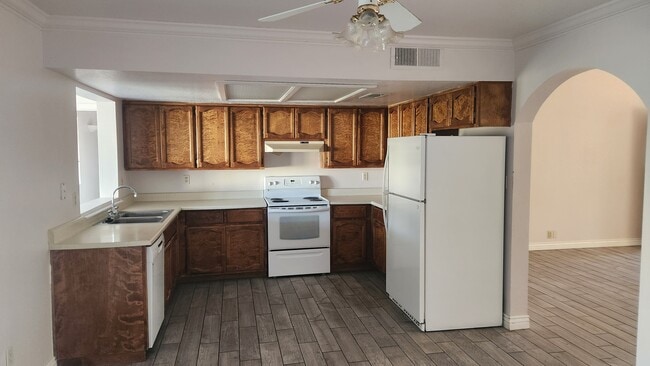 Building Photo - 2654 E Impala Ave