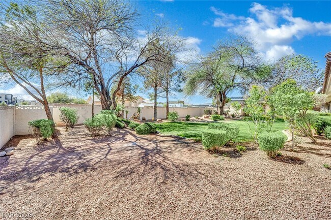 Building Photo - 7595 W Camero Ave