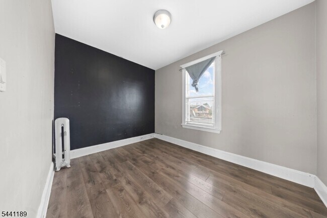 Building Photo - 315 Haledon Ave
