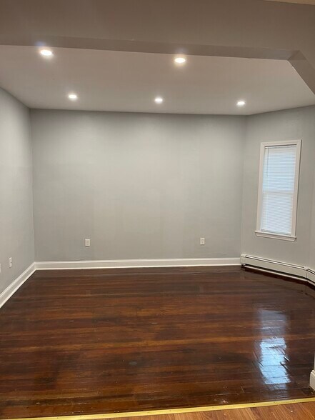 Building Photo - 26 Babson St