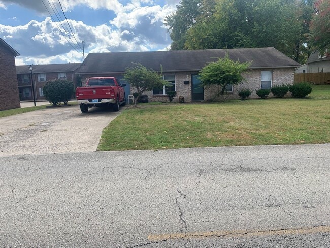 Building Photo - ?Spacious 3-Bedroom Home in Shively — Great Location!?