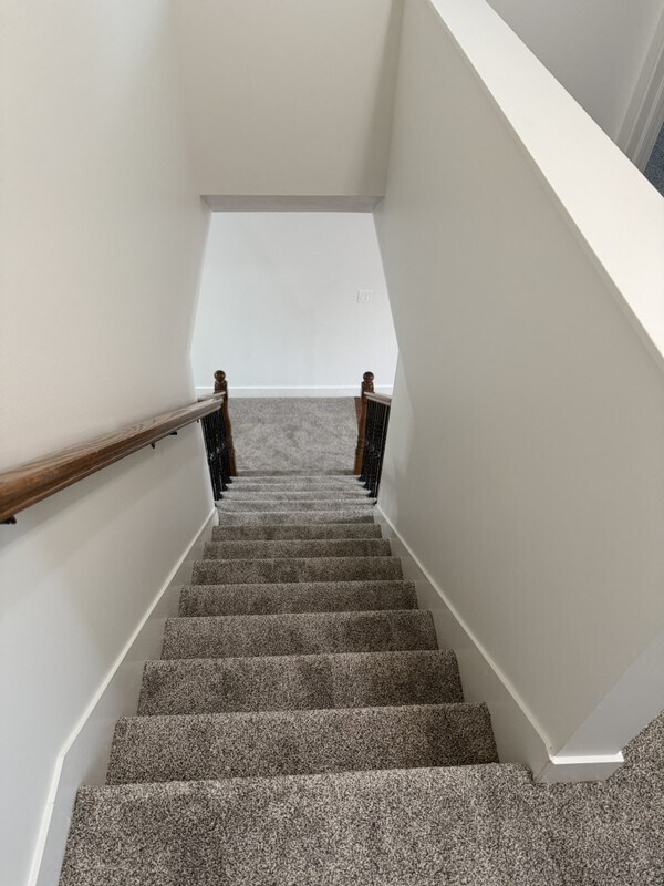 Building Photo - 1427 S Paddock Dr