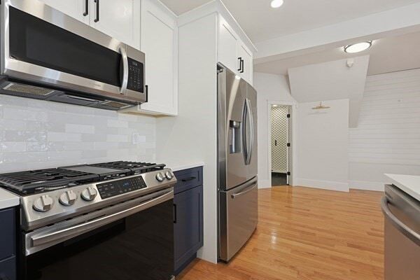 Building Photo - 54 Bloomfield St