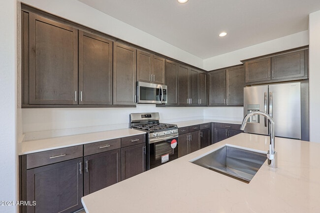 Building Photo - 7606 W Jackrabbit Ln