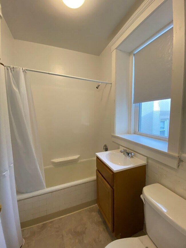 Building Photo - No Brokers Fee, No Security Deposit, Heat, Hot Water Included, Laundry on a Site