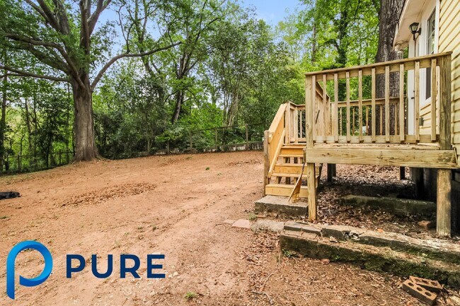 Building Photo - 1 Hillcrest Ave