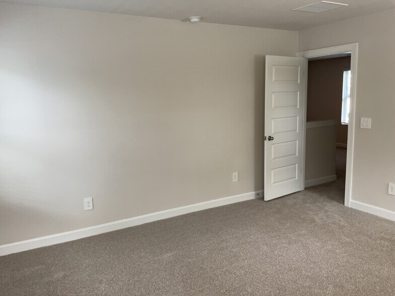 Building Photo - 521 Crowder Pl