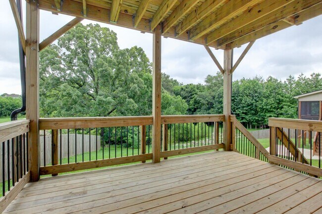 Building Photo - 1092 Barnhill Rd