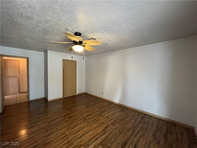 Building Photo - 4325 Silvercrest Ct