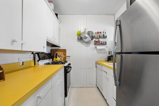 Building Photo - 6 PRIVATE Row