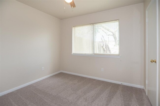 Building Photo - 609 Sunny Brook Dr