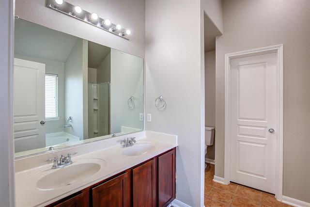 Building Photo - 12125 Tacoma Ridge Dr