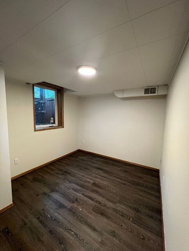 Building Photo - Reserve Now: Spacious, Newly Renovated 5-B...