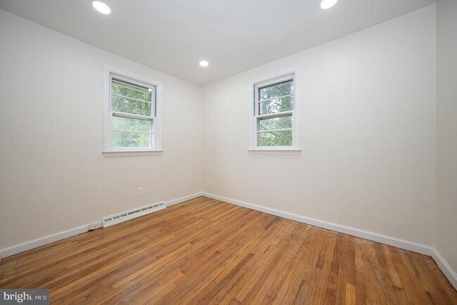 Building Photo - 1019 Howellville Rd