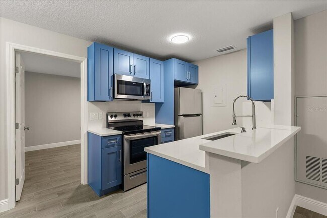 Building Photo - 2592 Grassy Point Dr