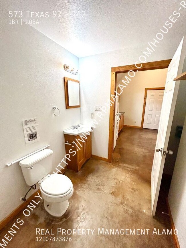 Building Photo - AVAILABLE NOW! 1 Bedroom / 1 Bath Lodge w/...