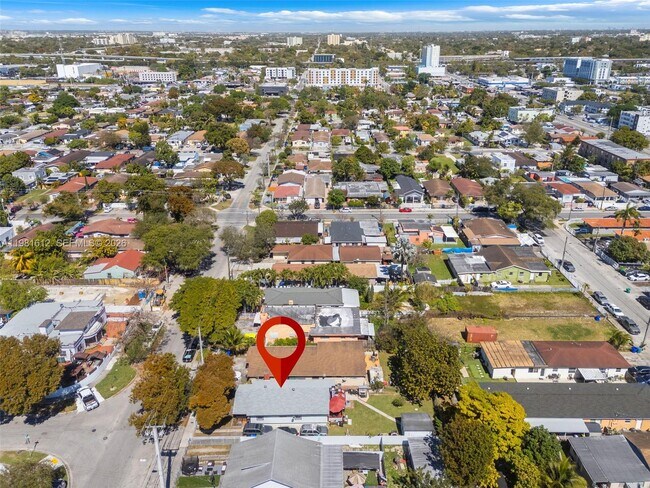 Building Photo - 3055 NW 23rd Ave