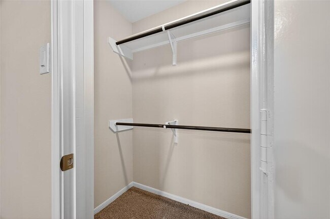 Building Photo - 3026 Village Creek Dr