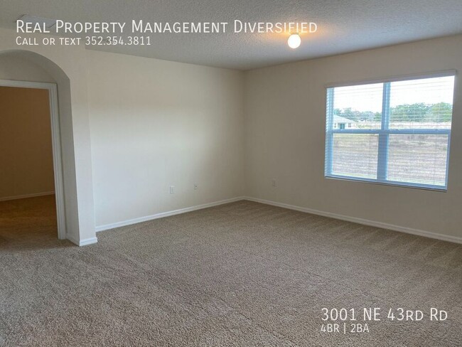 Building Photo - 3001 NE 43rd Rd