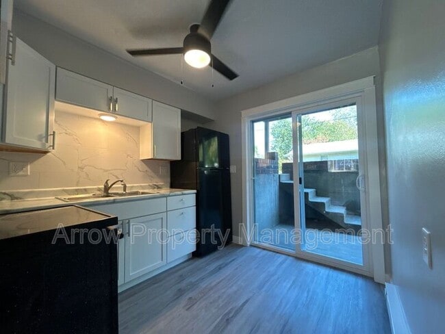 Building Photo - 222 Park Ave