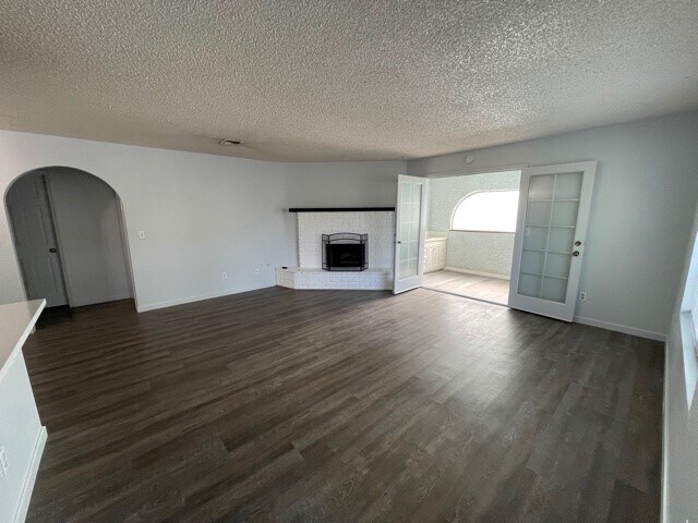 Building Photo - 1406 Santa Margarita St