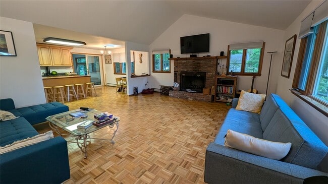 Building Photo - 32 Culross Dr