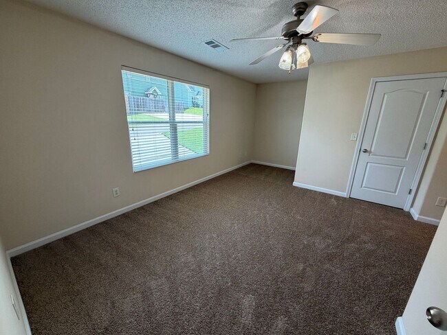 Building Photo - 249 Fern Ridge Ct