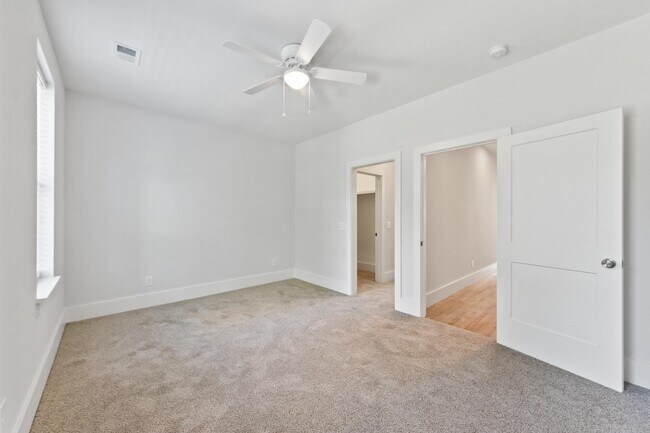 Building Photo - 503 N Walnut St