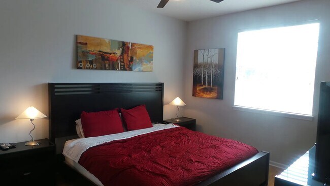 Building Photo - 580 S Sapodilla Ave