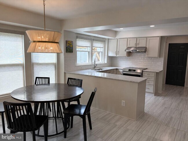 Building Photo - 46573 Hampshire Station Dr