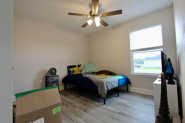 Building Photo - 5366 Highview Dr