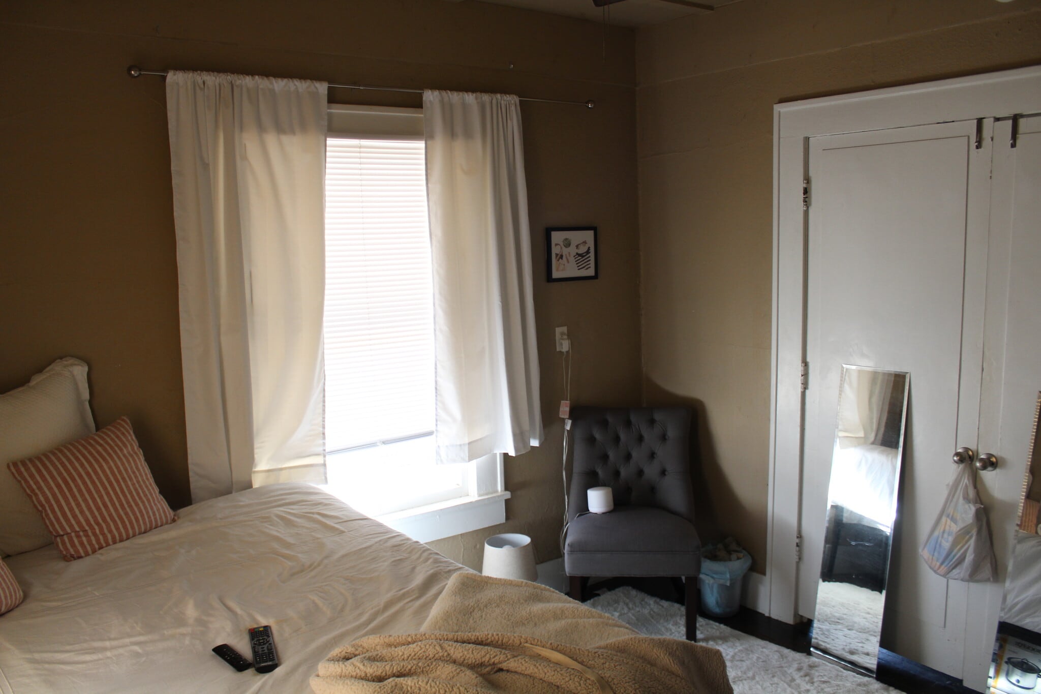 Building Photo - 208 W Elm Ave