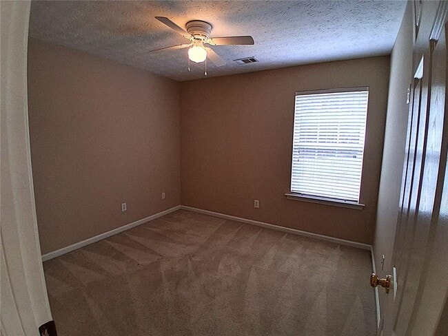 Building Photo - 130 Vinings Dr