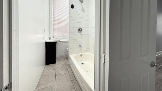 Building Photo - Updated 4-Bedroom Home in North Philadelphia