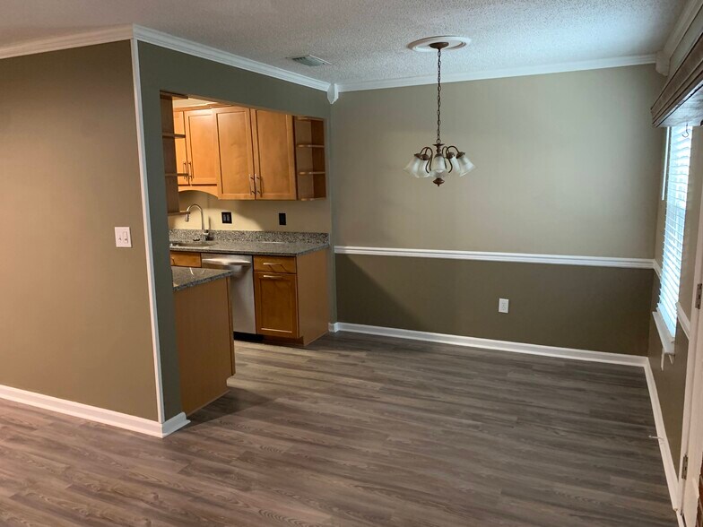 Building Photo - 3827 Rica Dr